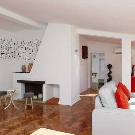 Downtown With Sea View Apartment