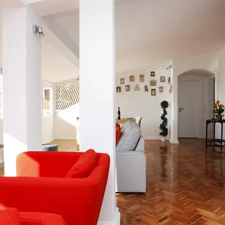 Downtown With Sea View Apartment