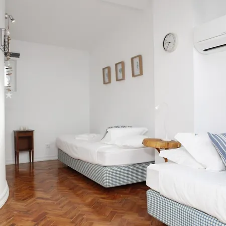 Apartment Downtown With Sea View