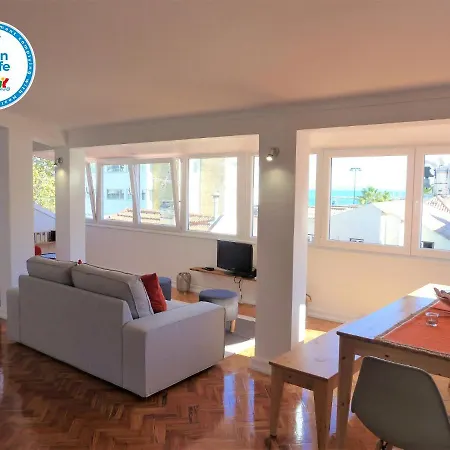 Apartment Downtown With Sea View